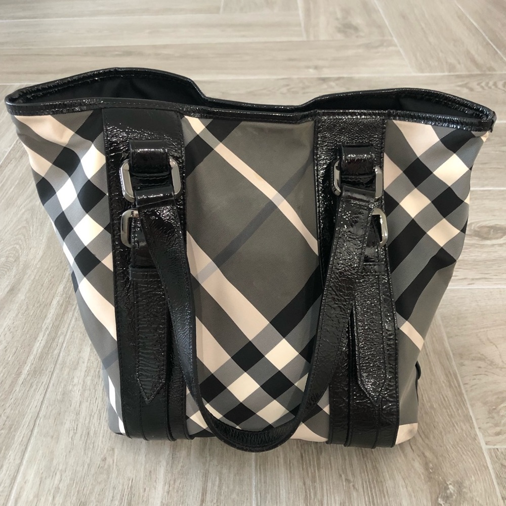 Burberry House Check Tote - Picture 5 of 11